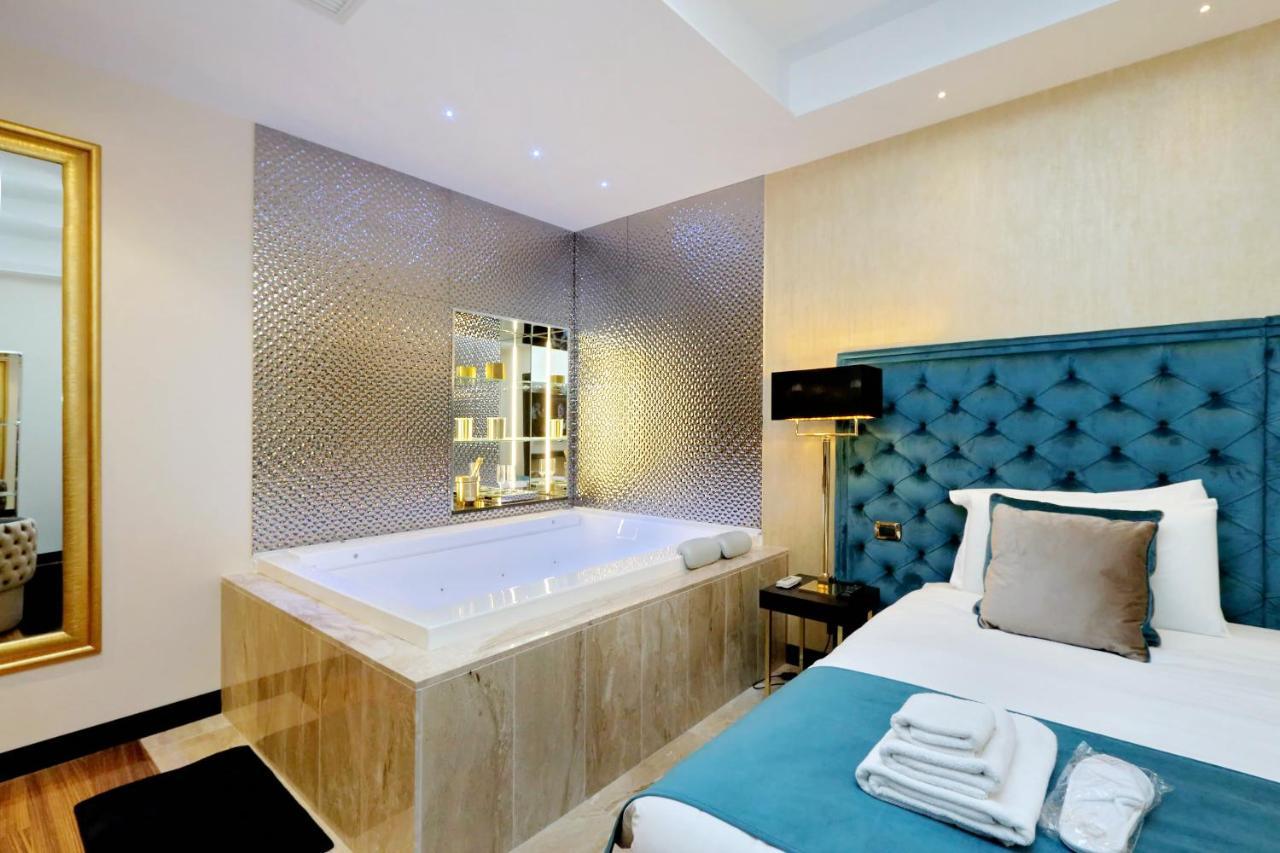 Trevi Diamond Luxury Suites&Jacuzzi Roma Exterior foto